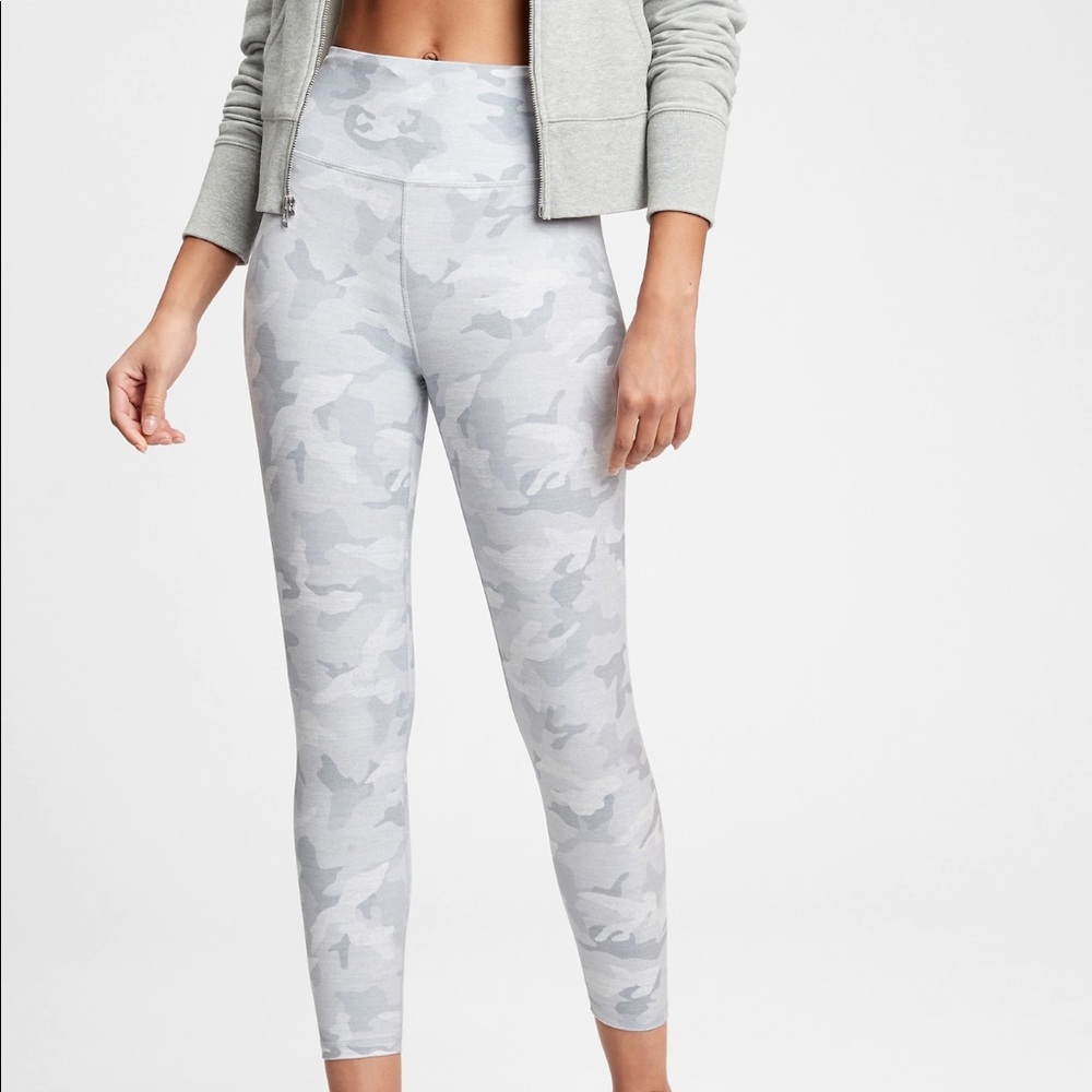 Gapfit High Rise 7/8 White Camo Eclipse Leggings